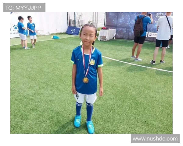 足球明星学院校花的青春故事与梦想追逐之旅